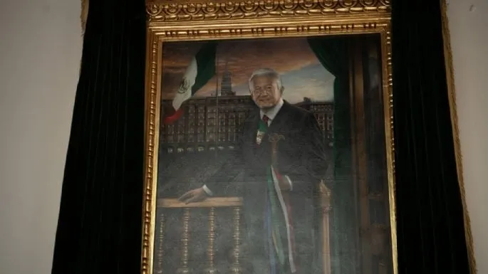 Así develó AMLO su retrato en Palacio Nacional (Video)