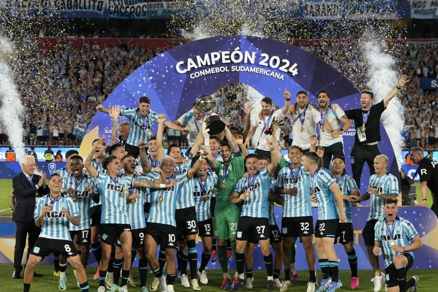 Racing conquista la Copa Sudamericana, su primer título internacional desde 1988