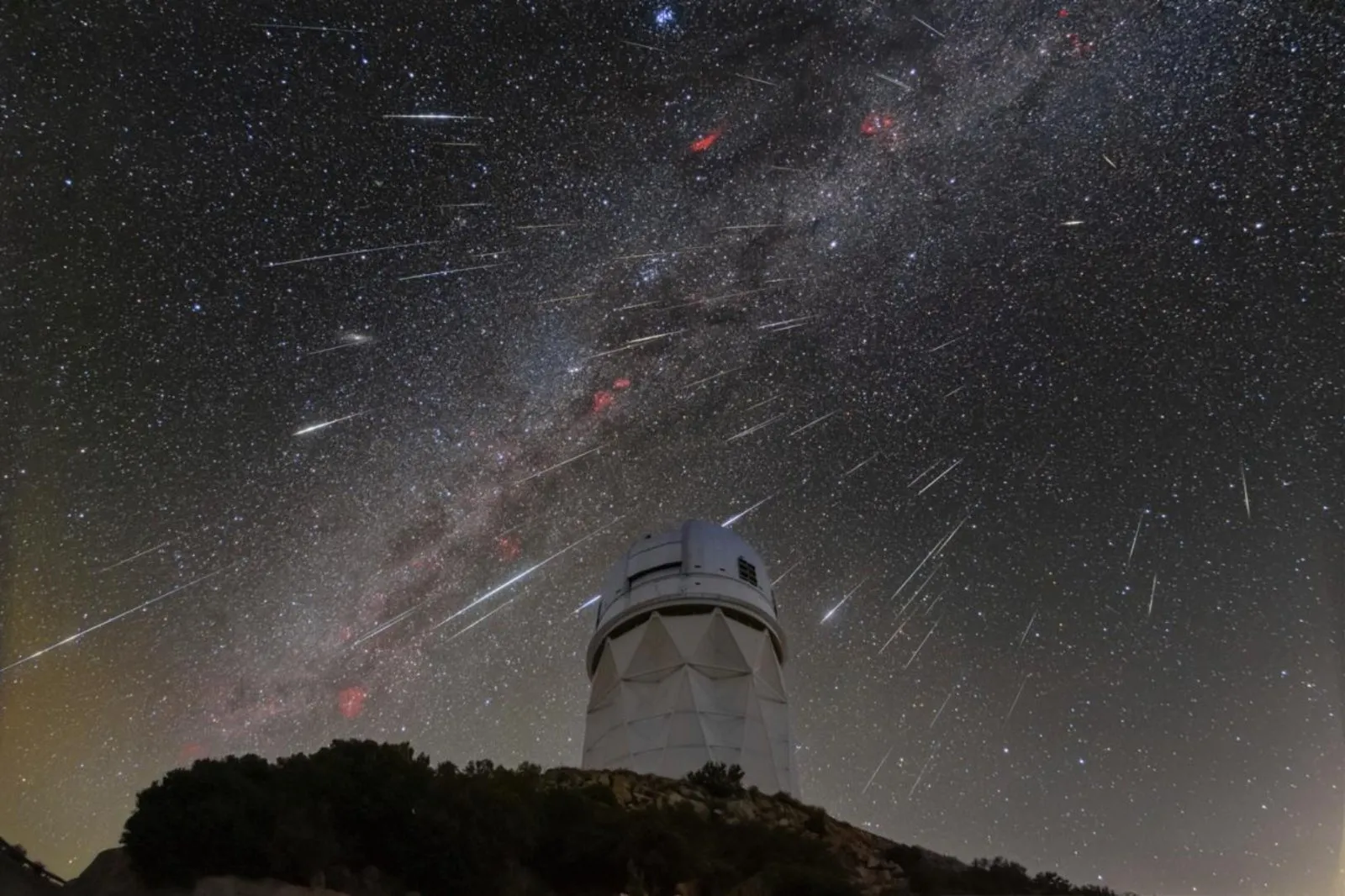 La energía oscura que expande el universo podría no ser lo que parece, dicen científicos