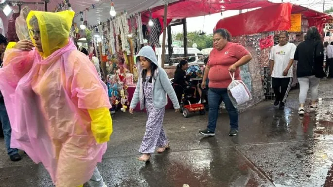 Tormenta tropical Fabio y monzón provocarán un martes de lluvias fuertes en la mitad del país