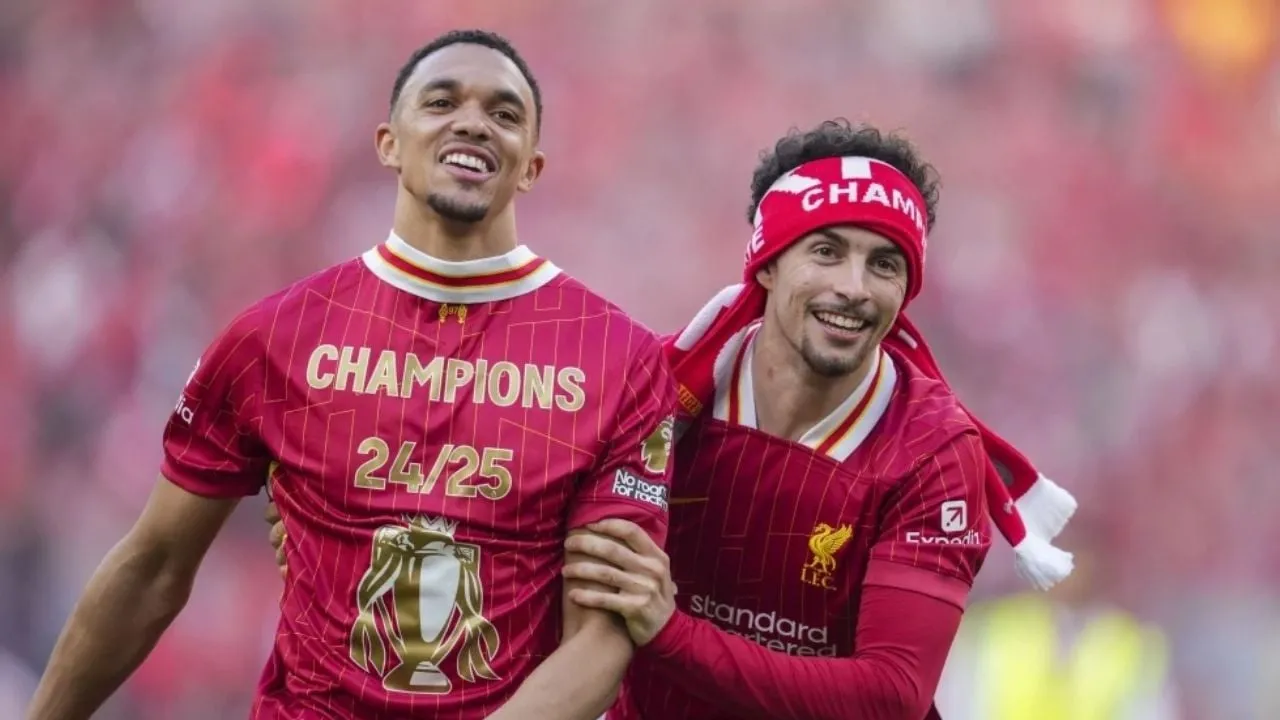 Alexander-Arnold confirma su salida de Liverpool tras 20 años