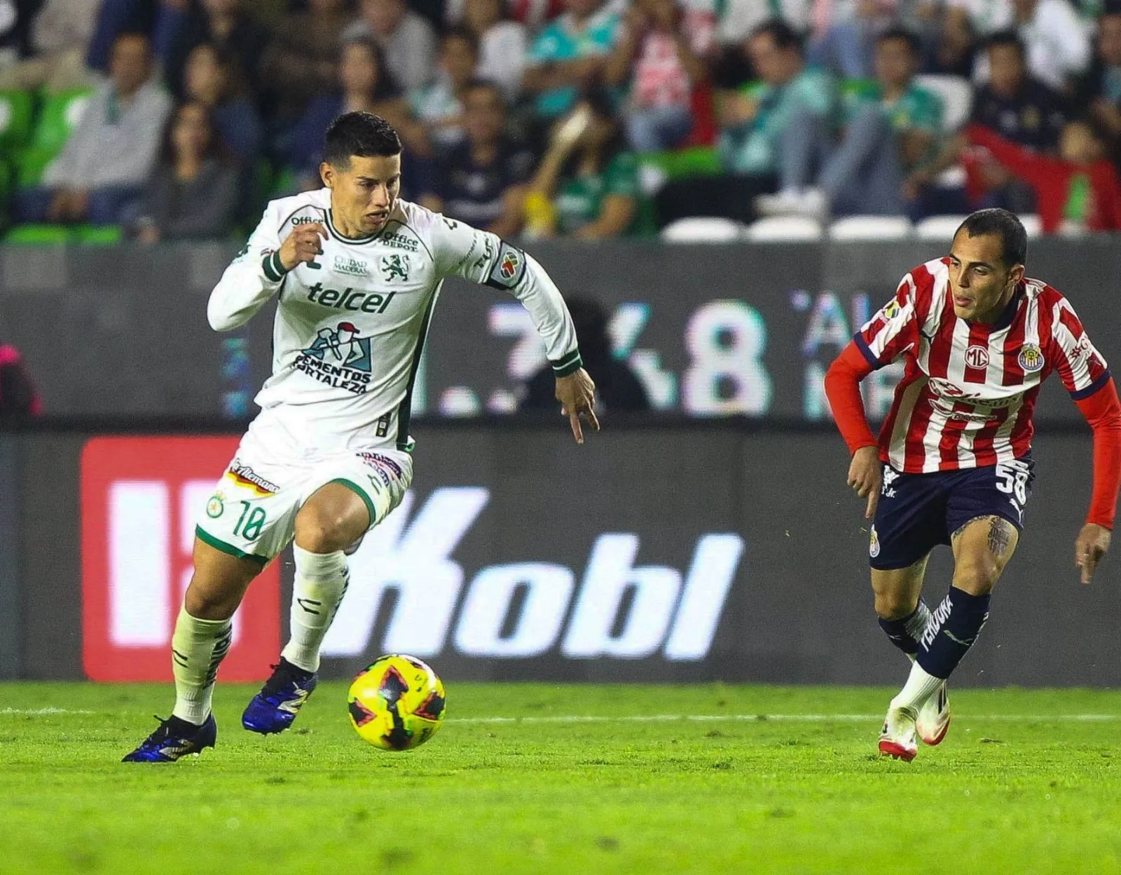 El León de James Rodríguez vence a Chivas y se mantiene en la parte alta del torneo Clausura (Video)