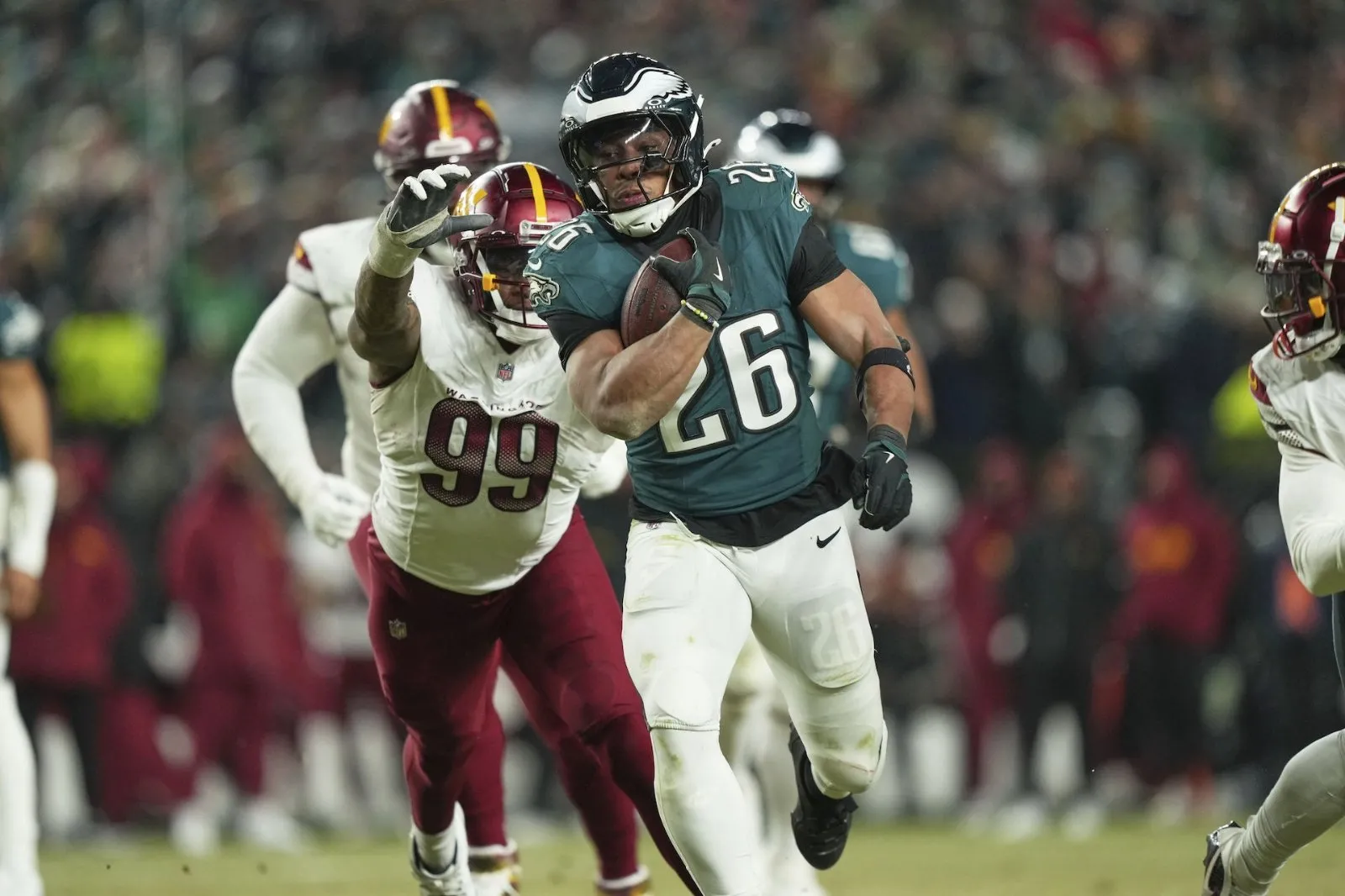 Eagles avanzan al Super Bowl al aplastar 55-23 a Commanders