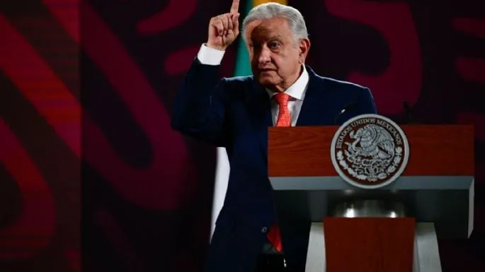 TEPJF merece una felicitación por no dejarse manipular en asignación de plurinominales: AMLO