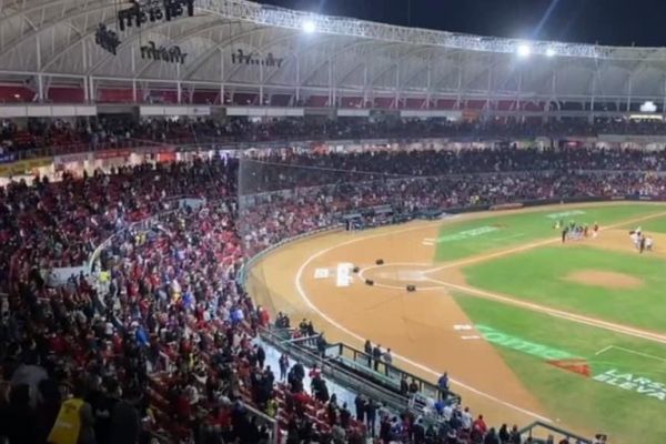Más de 5 mil personas estuvieron en la inauguración de la serie 2021 en Sinaloa