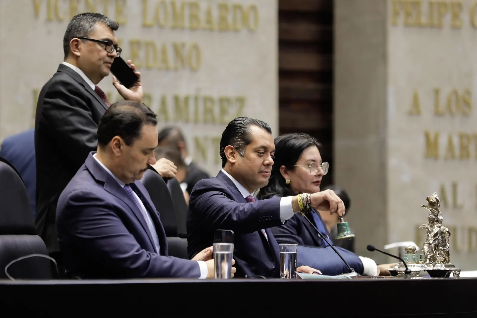 Instalan Comisión Permanente en la Cámara de Diputados sin la presencia de Fernández Noroña