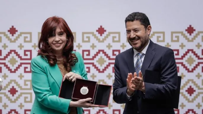 Cristina Fernández, huésped distinguida de la CDMX; recibe la Llave de la Ciudad