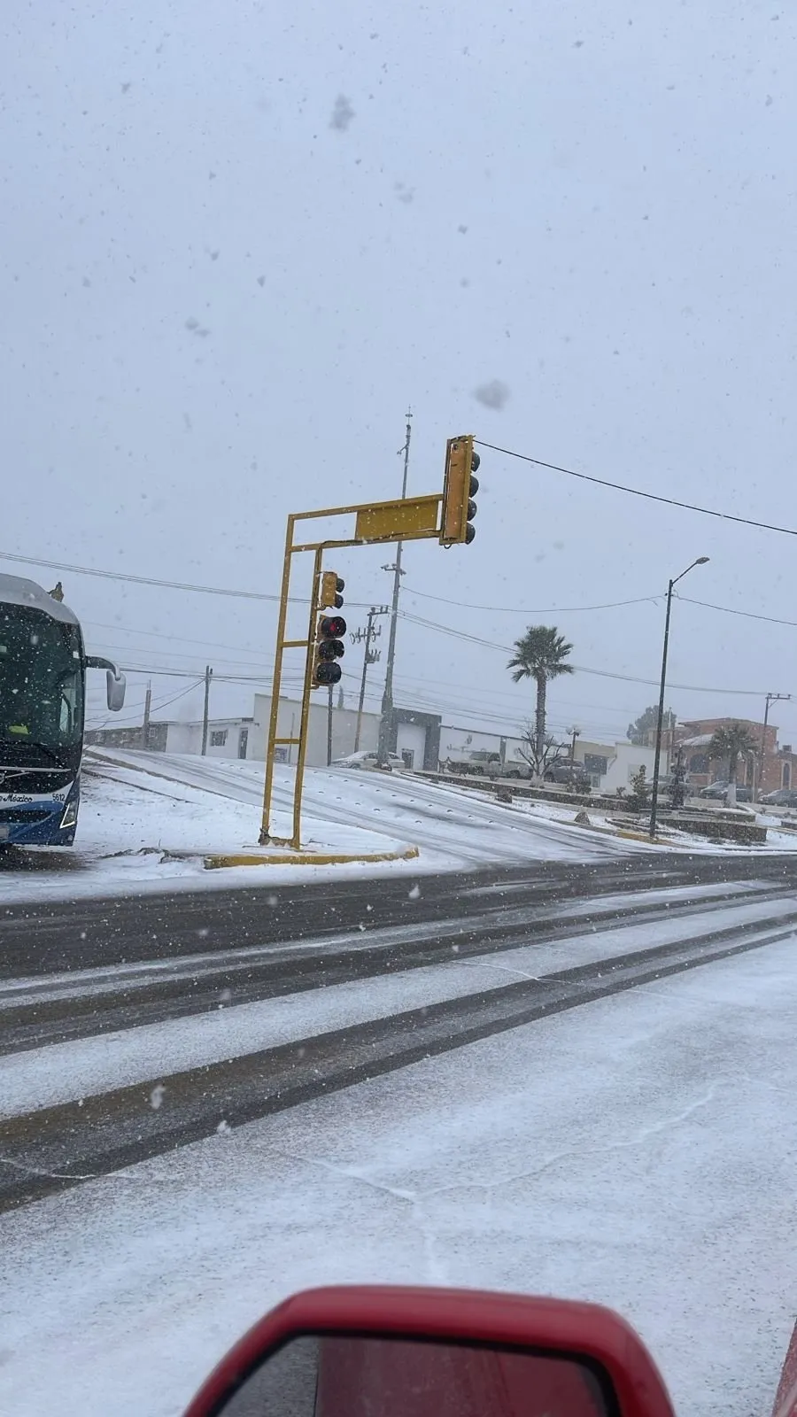 Heladas, caída de nieve y lluvias continuarán el martes por el frente frío 25 en estas entidades