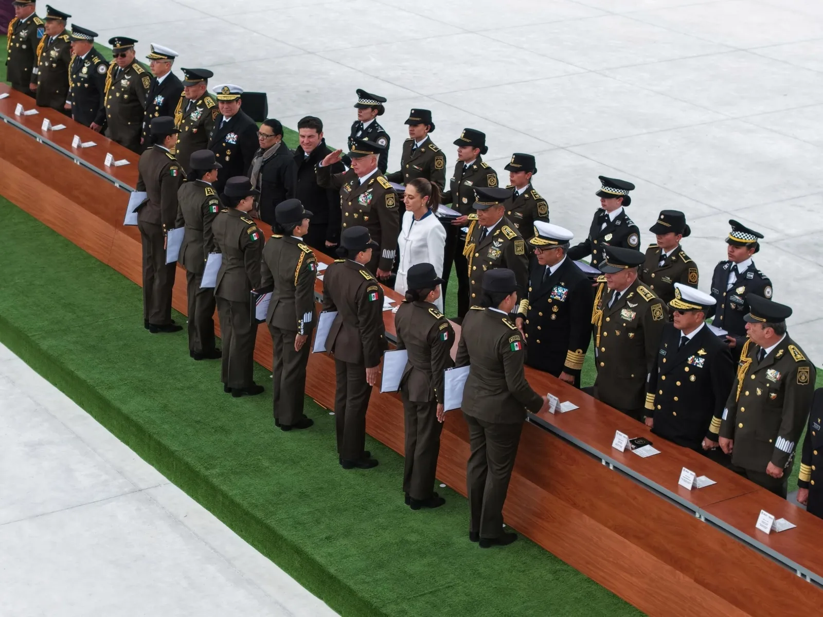 Sheinbaum anunció aumento de salario para los militares: “Son los guardianes de nuestra soberanía”