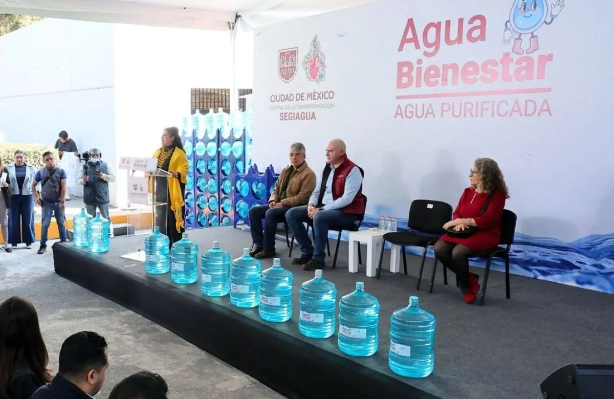 Llega a la CDMX el “Agua Bienestar”; venderán garrafones a 5 pesos