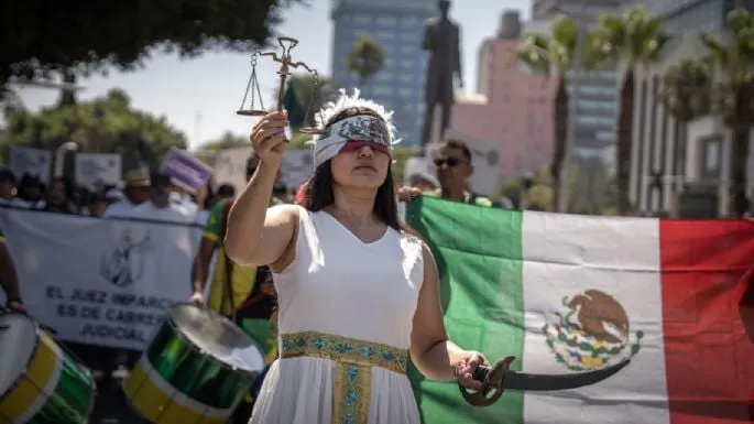 Miles de trabajadores del Poder Judicial salen a las calles en el país contra la reforma de AMLO