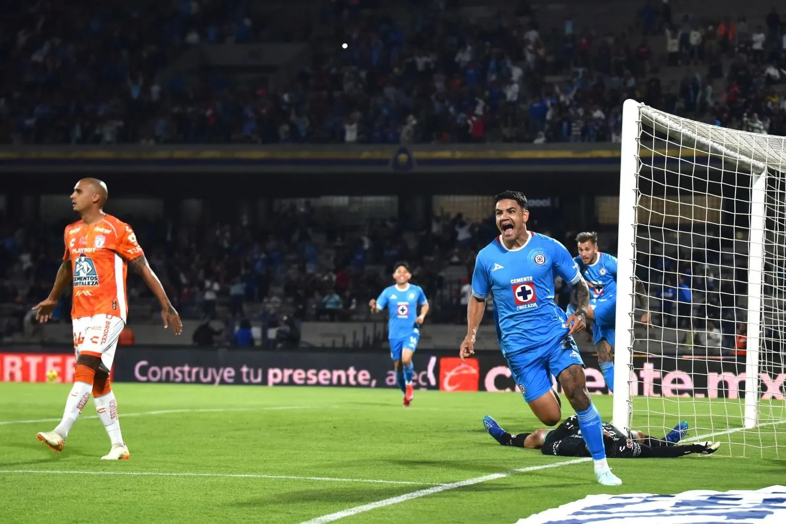 “Toro” Fernández le da agónica victoria al Cruz Azul ante el Pachuca al minuto 90 (Videos)