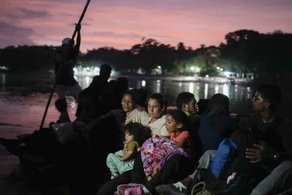 El flujo de migrantes por la frontera sur de México ya está controlado, pero por los cárteles