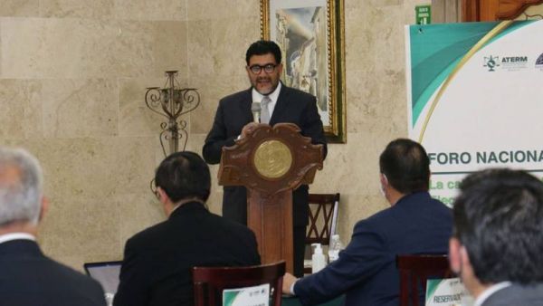 Tribunal Electoral se queda sin titular, Rodríguez renuncia a su cargo.