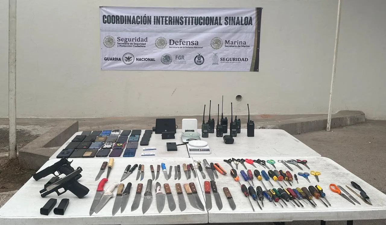 Siguen aseguramientos de aparatos de tecnología y armas en penales de Sinaloa