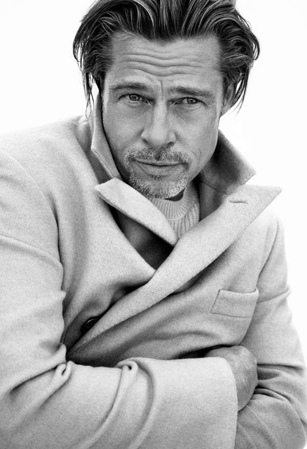 Brad Pitt al modelaje a sus 56 años