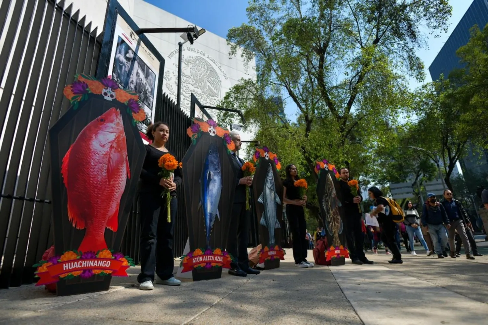 Oceana México protesta frente al Senado contra abandono del sector pesquero