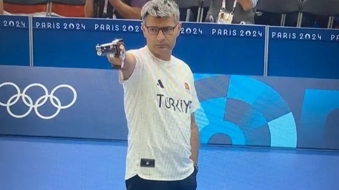 ¿Quién es Yusuf Dikec, el tirador turco que se hizo viral por su estilo de tiro en París 2024?