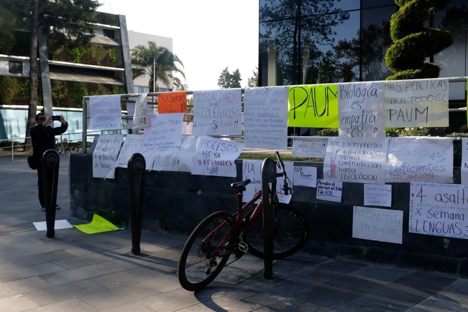 Levantan paro en la Facultad de Medicina, pero sigue en el resto de la BUAP