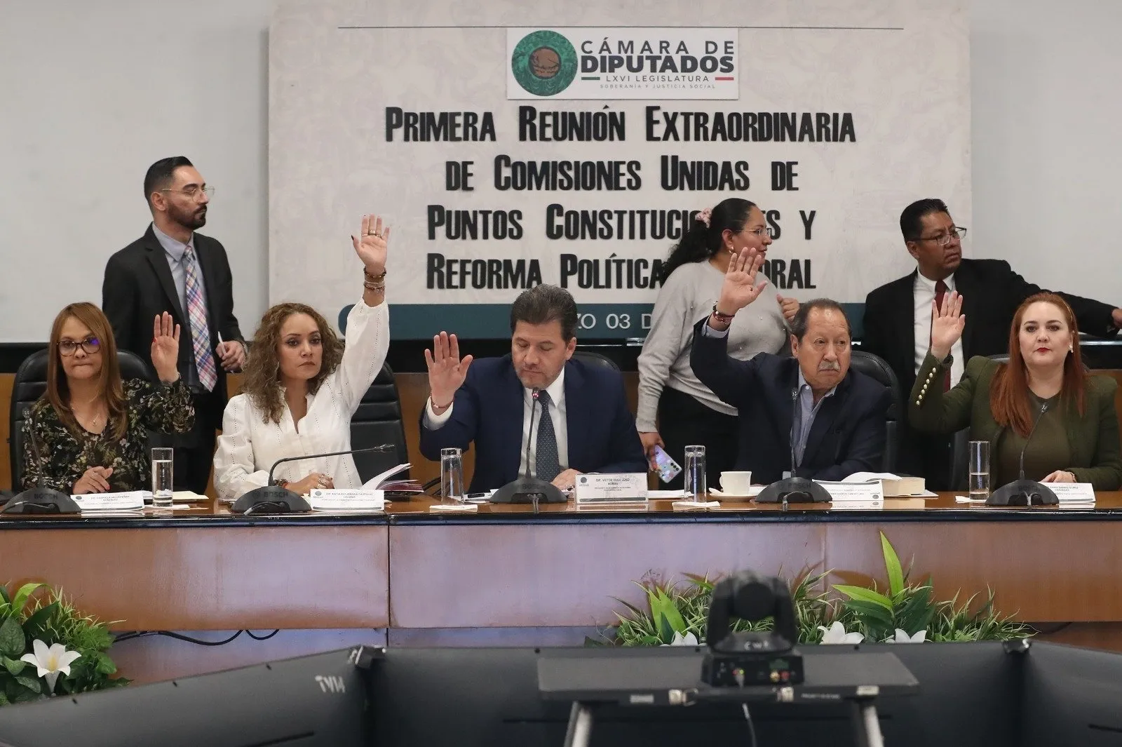 Avanza en comisiones de diputados el dictamen sobre no reelección y nepotismo electoral