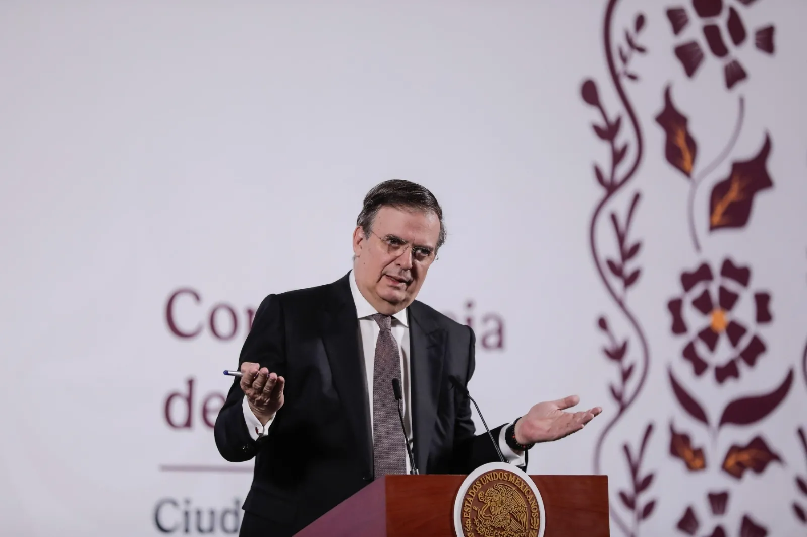 México actuará con “sangre fría y firmeza” ante aranceles al acero y aluminio de Trump: Ebrard