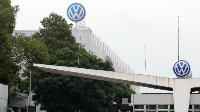 Trabajadores de Volkswagen rechazan aumento; sindicato y empresa retomarán pláticas