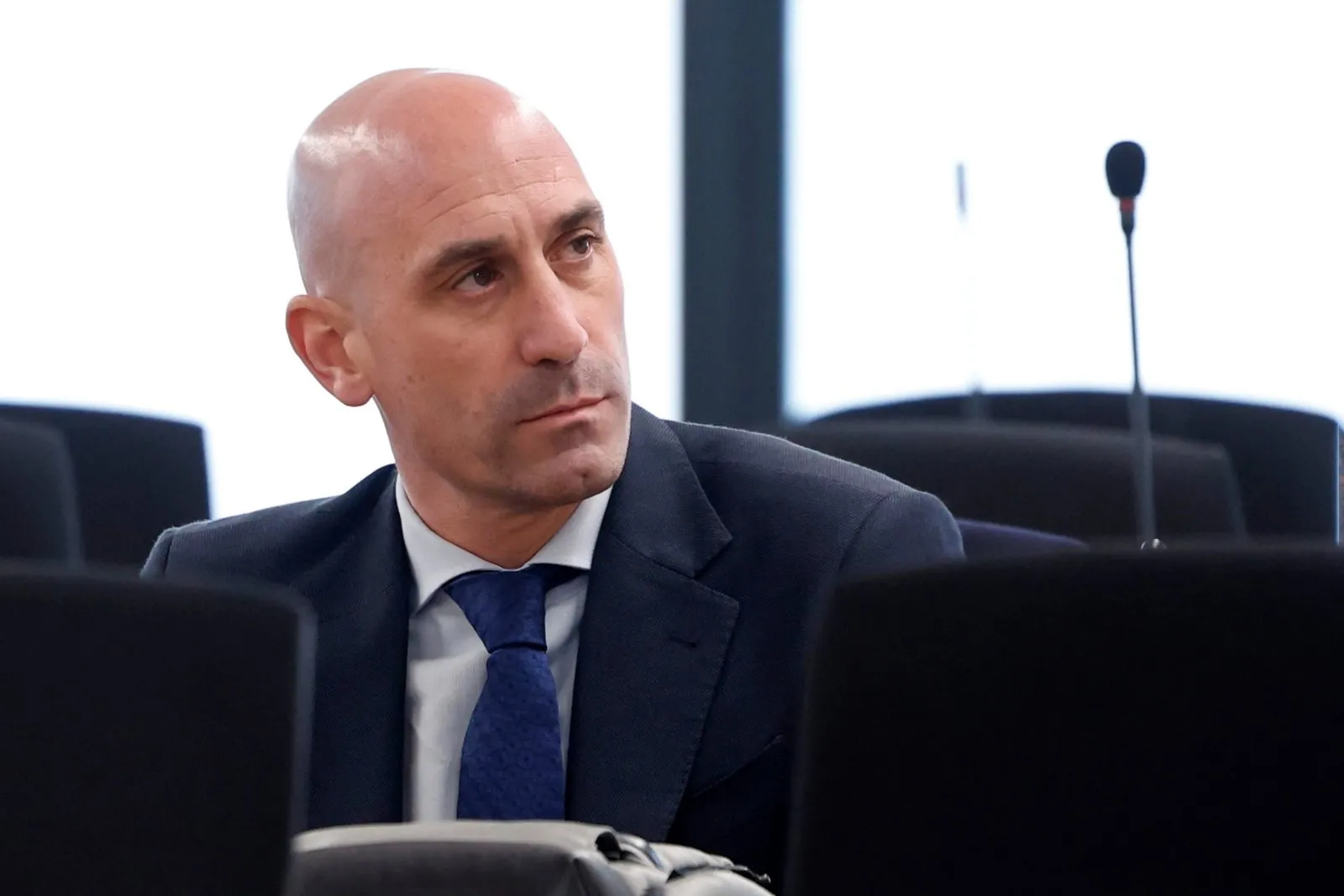 Luis Rubiales, multado con más de 10 mil euros por beso no consensuado a Jenni Hermoso