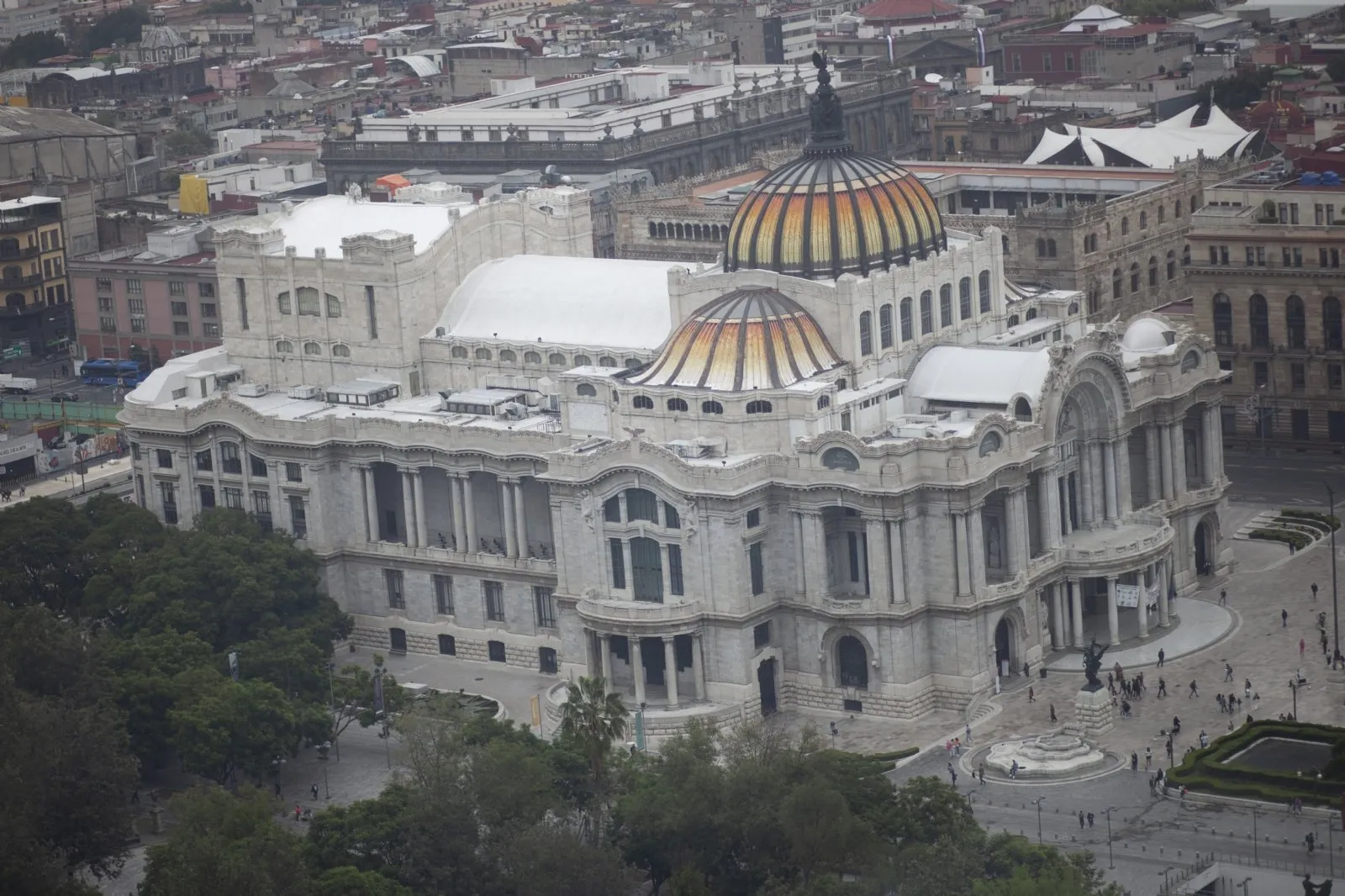 Otorgan “Medalla de Oro” española al Palacio de Bellas Artes