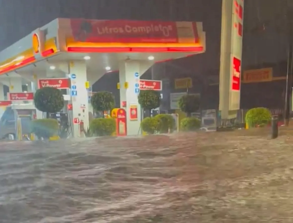 Lluvia azota el sur de la CDMX; la Picacho-Ajusco se convirtió en un "río" (Videos)