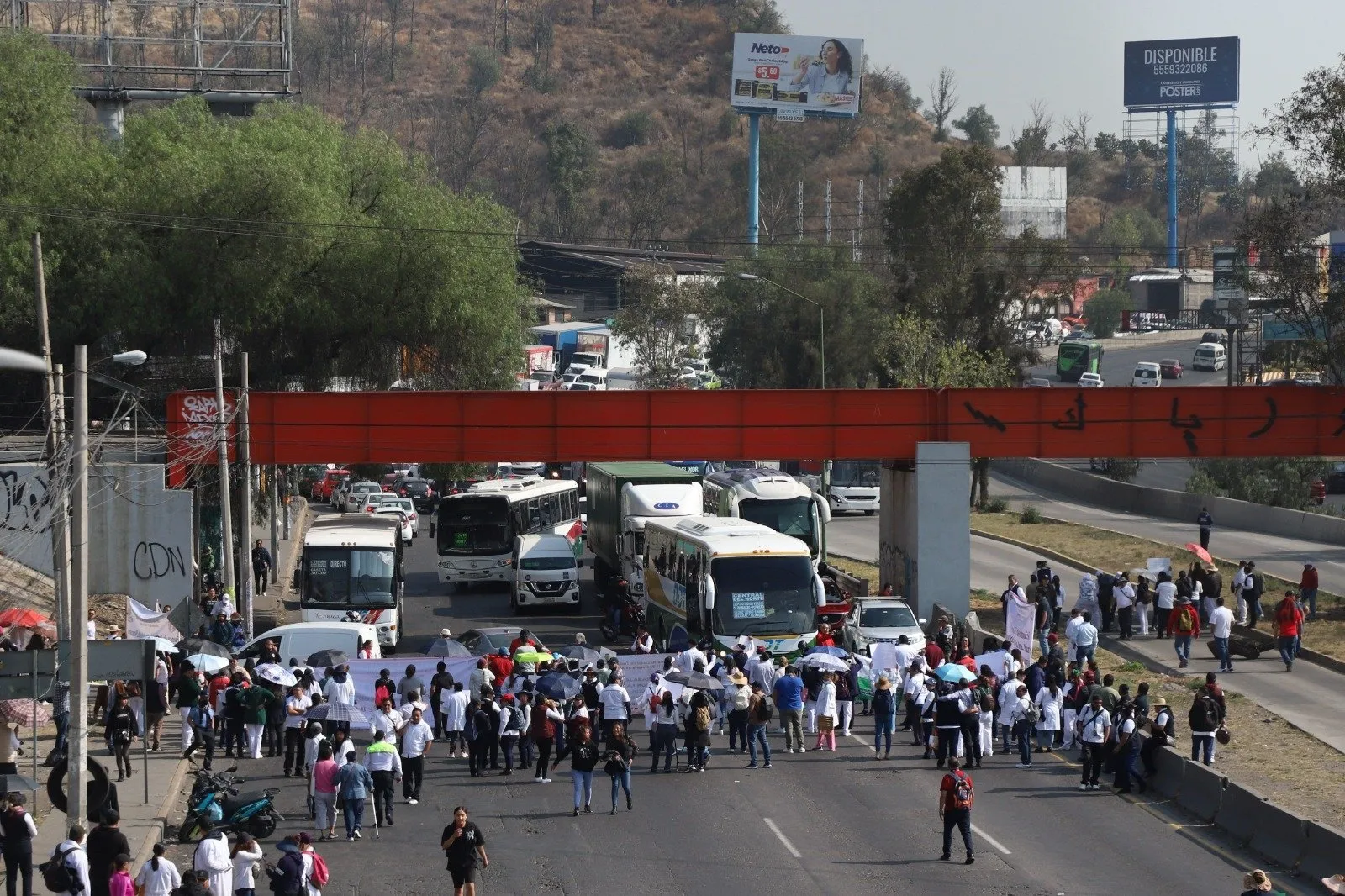 Megamarcha y bloqueos de transportistas y sector salud paralizaron vialidades del Valle de México