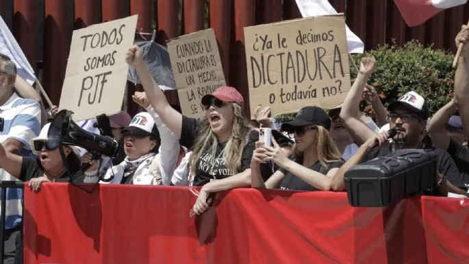 Piden a trabajadores del Poder Judicial respetar el voto popular y retirar bloqueos