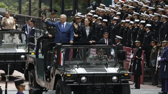 Sheinbaum y AMLO acuden a la conmemoración del 117 aniversario de los Niños Héroes en Chapultepec