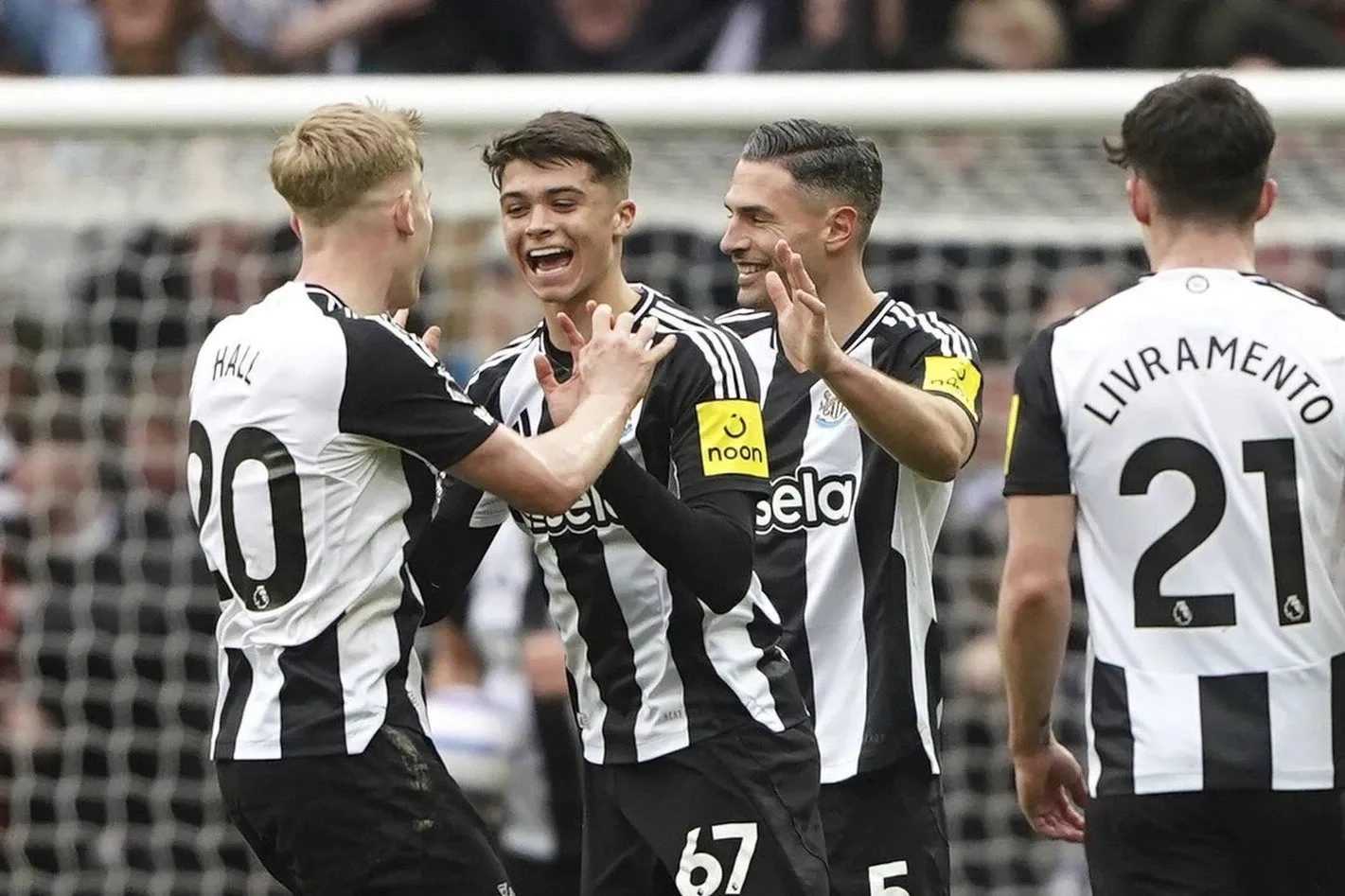 Newcastle resiste un intento de remontada del Nottingham Forest y gana 4-3