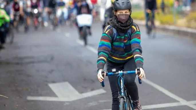 “¿¡No entendiste o qué!?”: Sujeto golpea en el rostro a una ciclista en Azcapotzalco