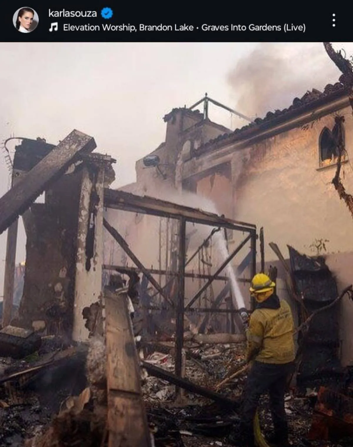 Casa de la actriz Karla Souza es destruida por incendios en Los Ángeles