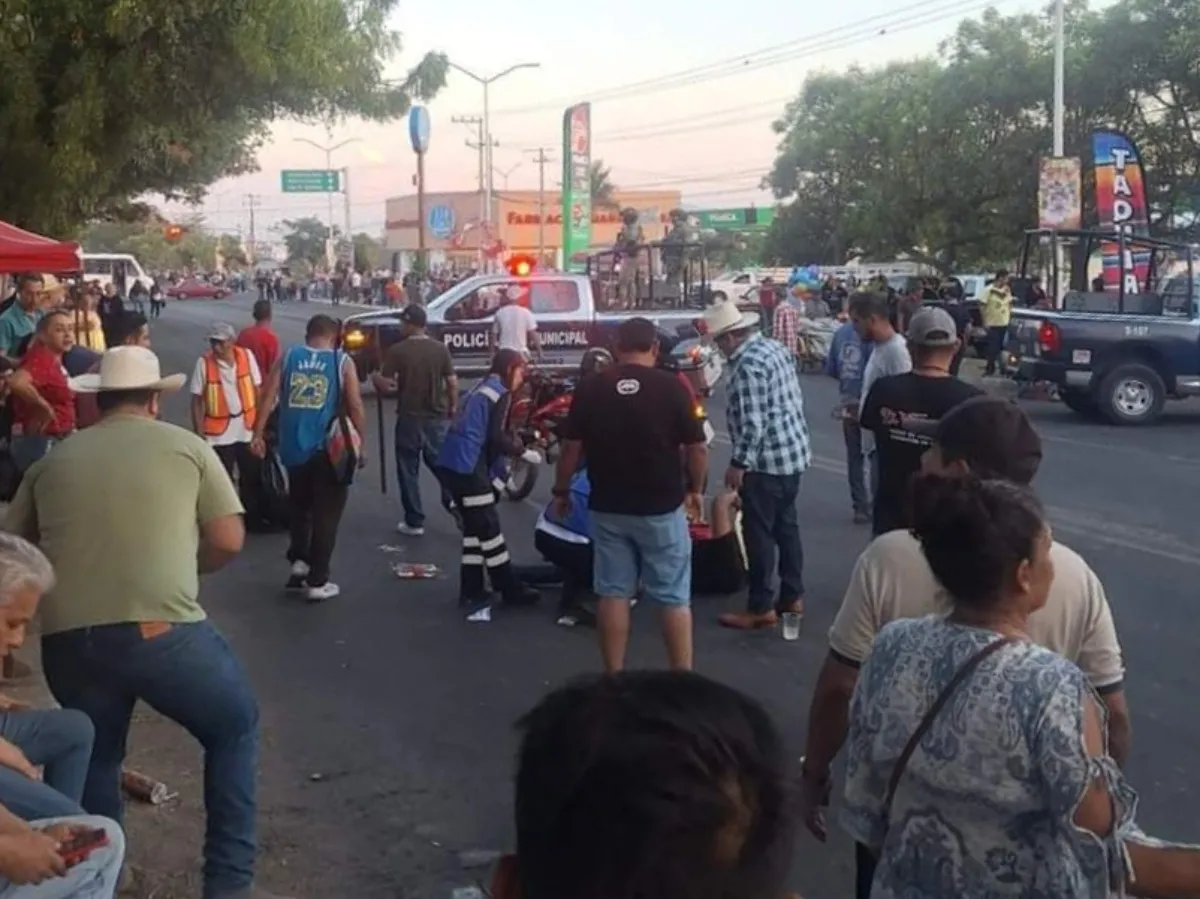 Un muerto y 14 heridos en ataque durante cabalgata femenil en Villa de Álvarez, Colima (Video)