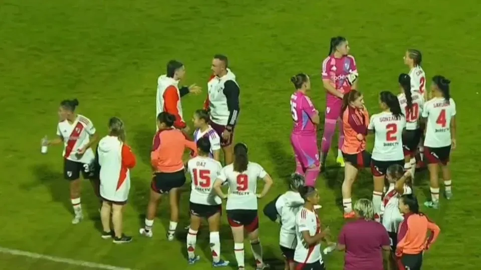 Detienen a jugadoras de River Plate por insultos racistas en partido contra Gremio (Video)