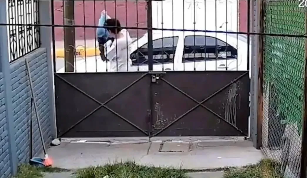 Adolescente abandona a su hijo recién nacido en calles de Tultitlán; luego se entrega (Video)