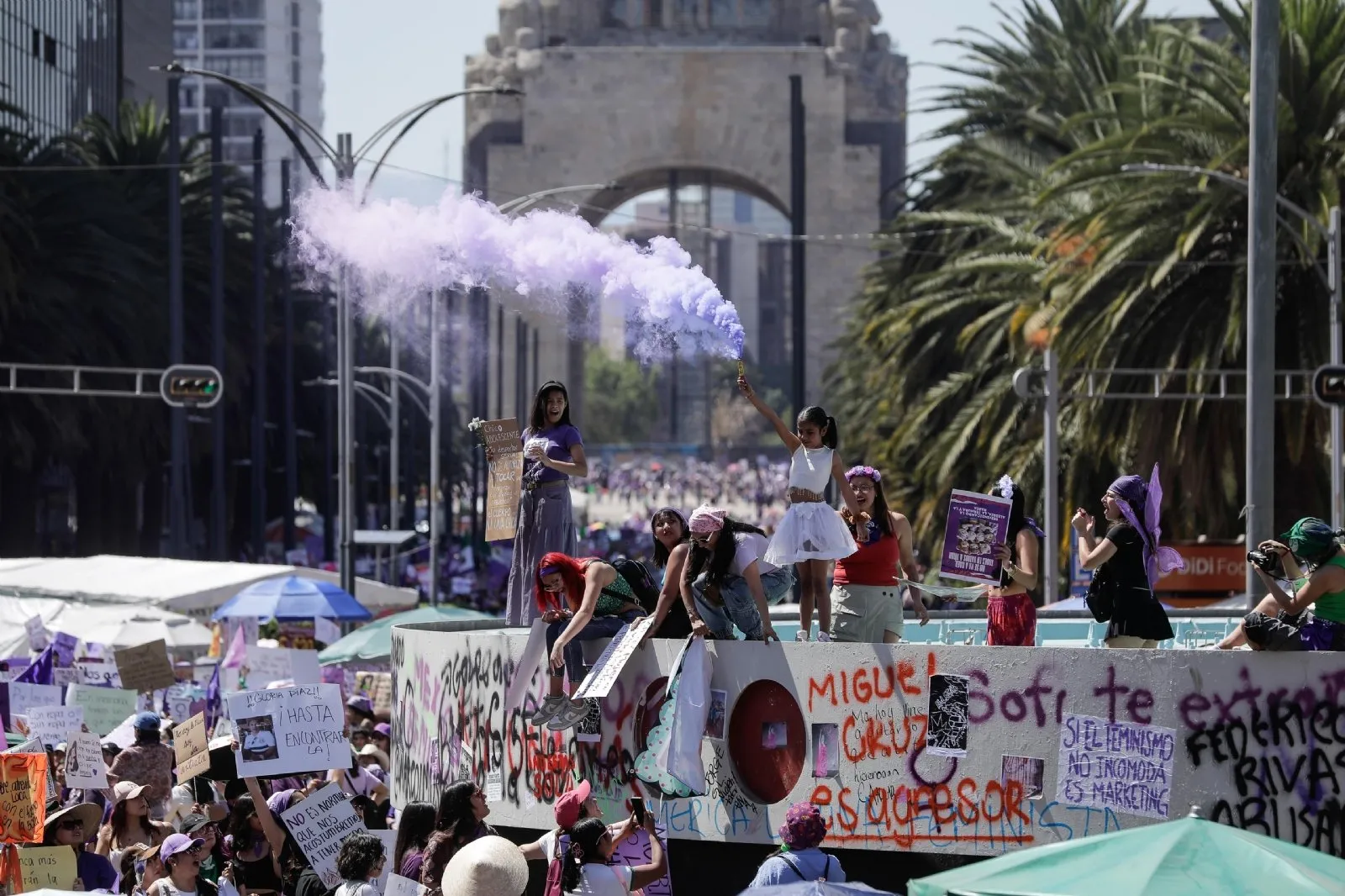 Marcha del 8M en la CDMX se realizó con saldo blanco: CDHCM (Videos)