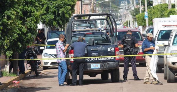 Asesinan a balazos durante cobertura al periodista Israel Vázquez, en Salamanca, Guanajuato
