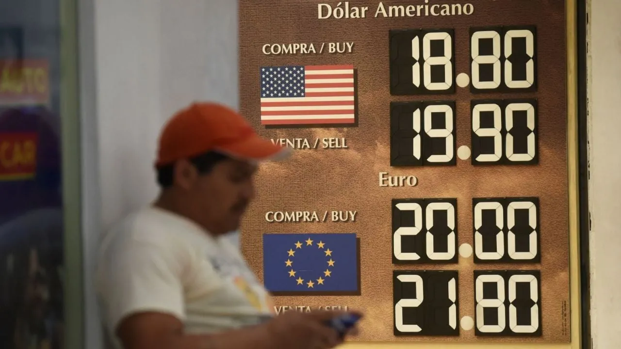 El peso se aprecia levemente tras cifras laborales de Estados Unidos