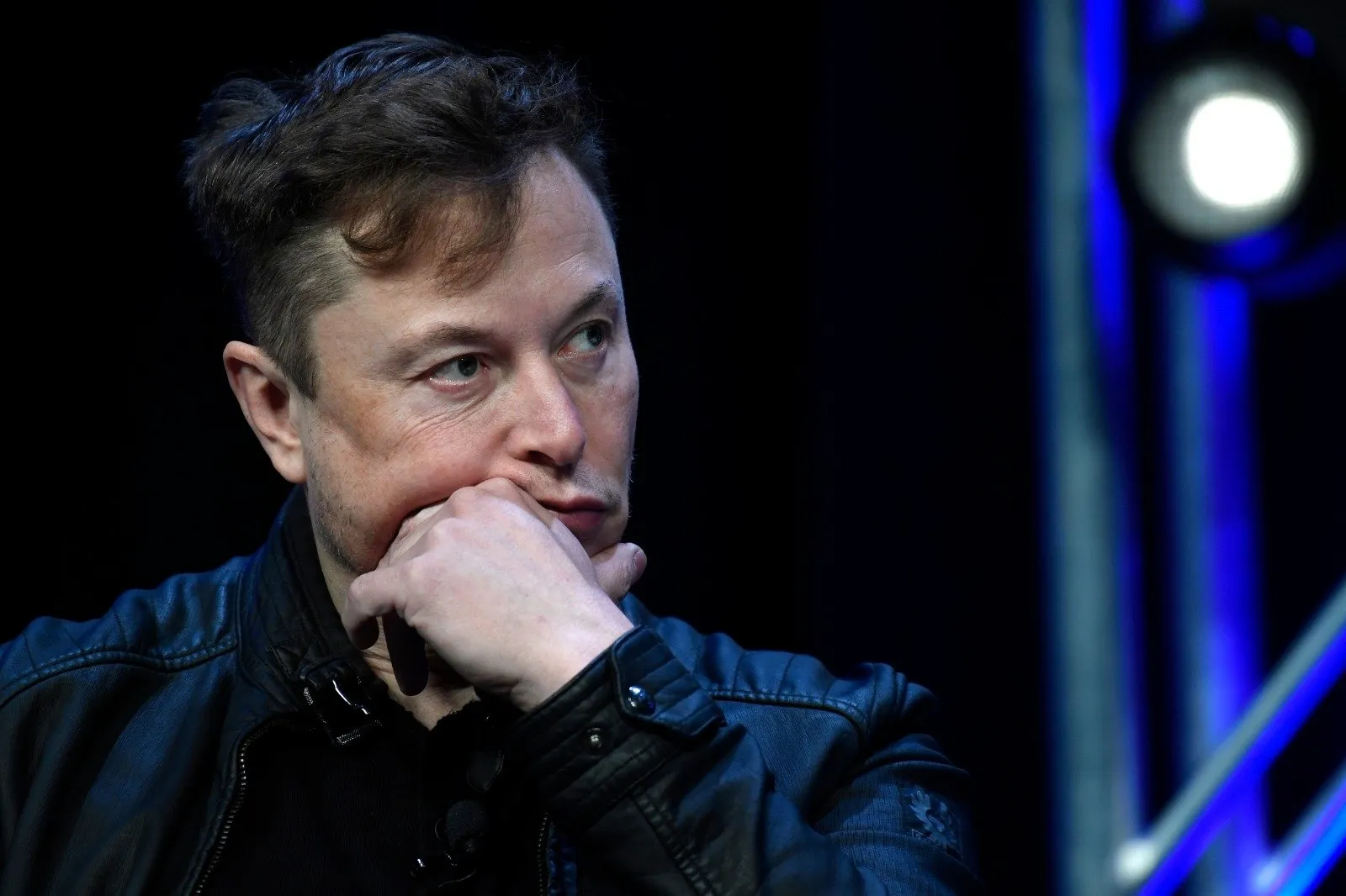 Comisión de Bolsa y Valores demanda a Musk por no informar sobre su participación en Twitter