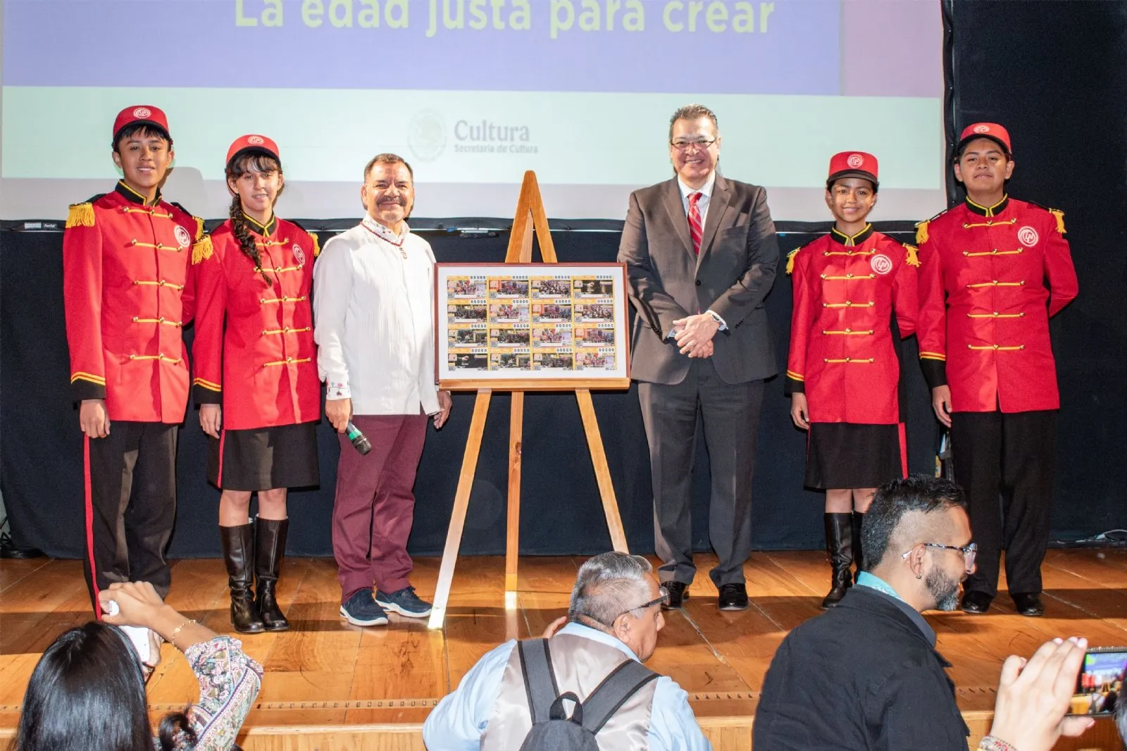 De proyecto polémico a 30 aniversario, el Cenart celebra con “cachito” de Lotería Nacional