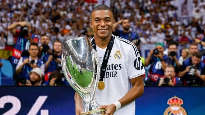 Mbappé debuta en el Real Madrid con gol y título de la Supercopa de Europa (Video)