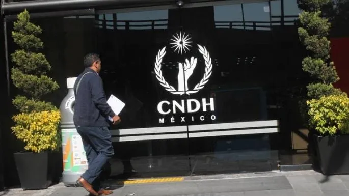 Trabajadores y extrabajadores de la CNDH denuncian desvió de recursos millonarios