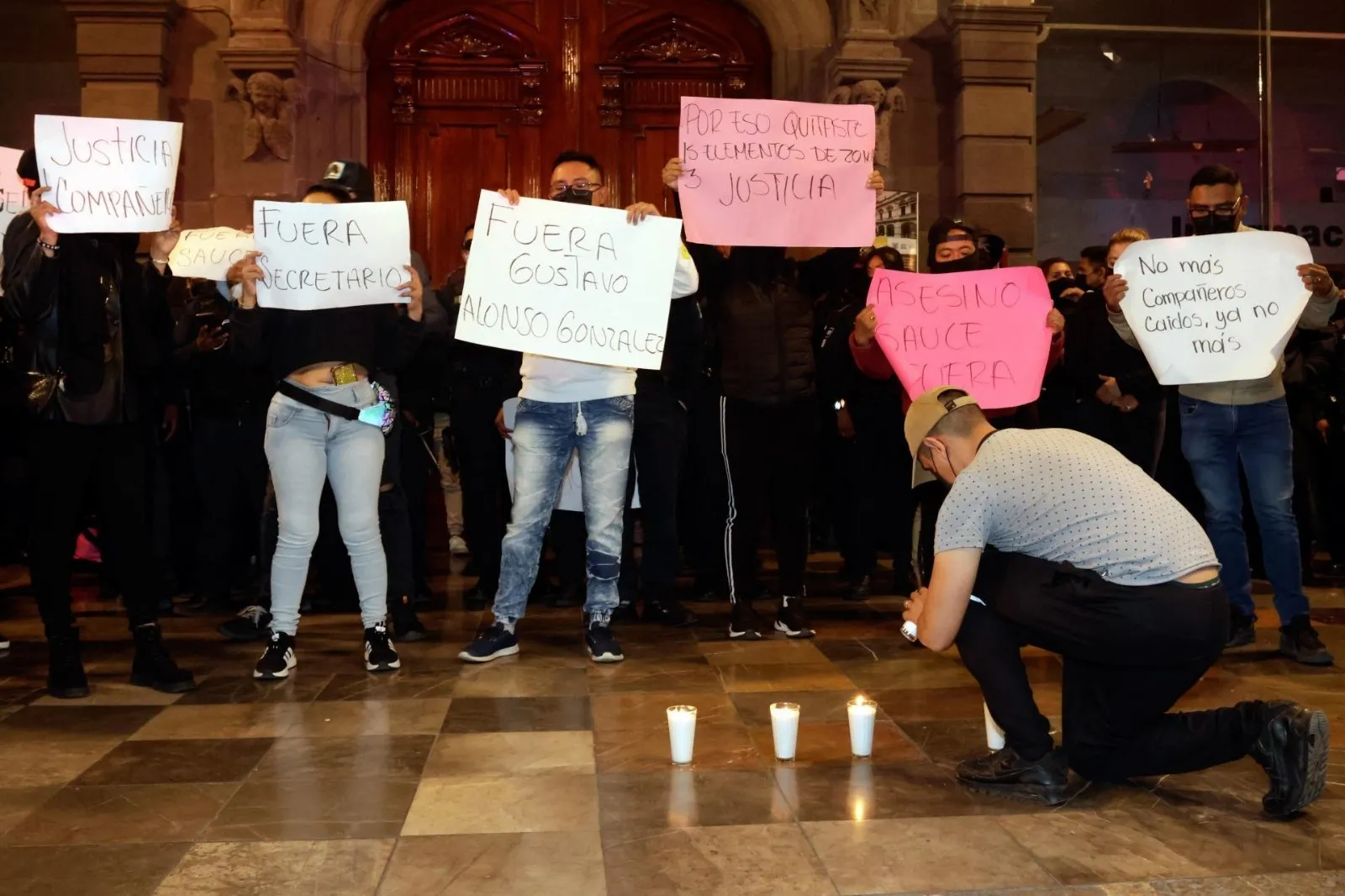 Policías de Puebla exigen salida de secretario de seguridad municipal