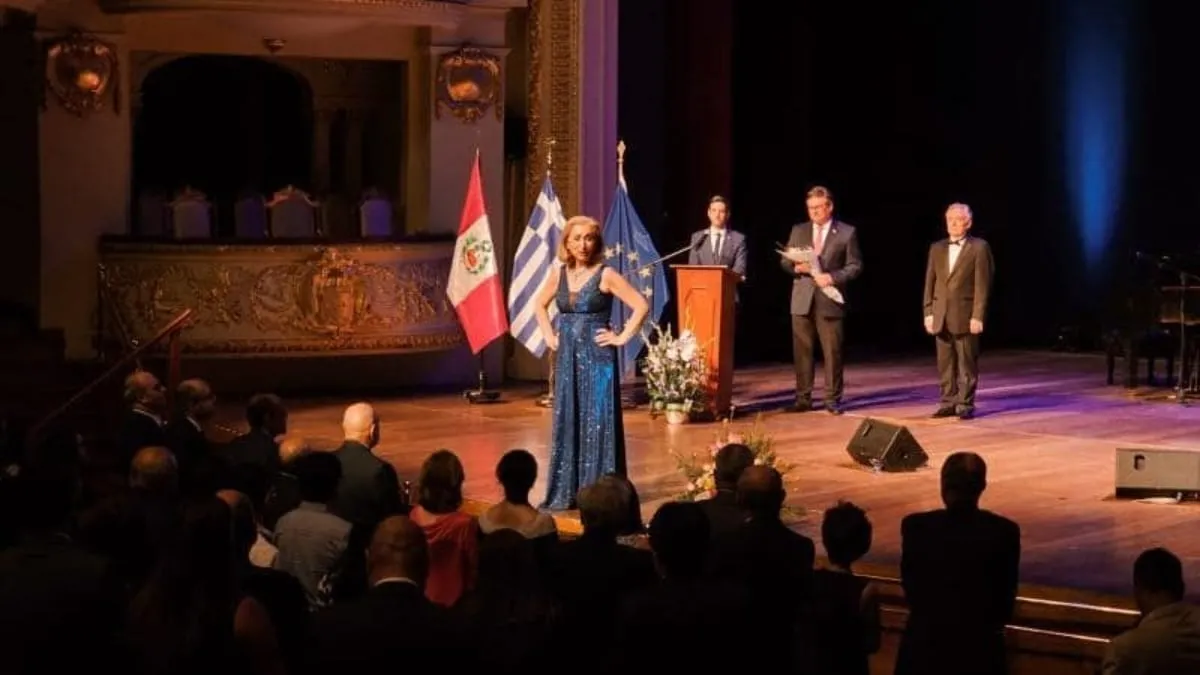 Alexandra Gravas canta “Horizontes” en Bellas Artes