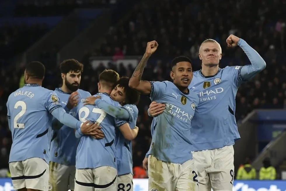 Manchester City logra una victoria crucial sobre Leicester en el partido 500 de Guardiola