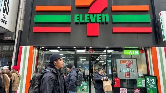 Operador japonés de la cadena de tiendas 7-Eleven rechaza la oferta de adquisición de Couche-Tard