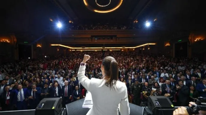 Así fue el incómodo momento entre Noroña y Sheinbaum en el Teatro Metropólitan (Video)